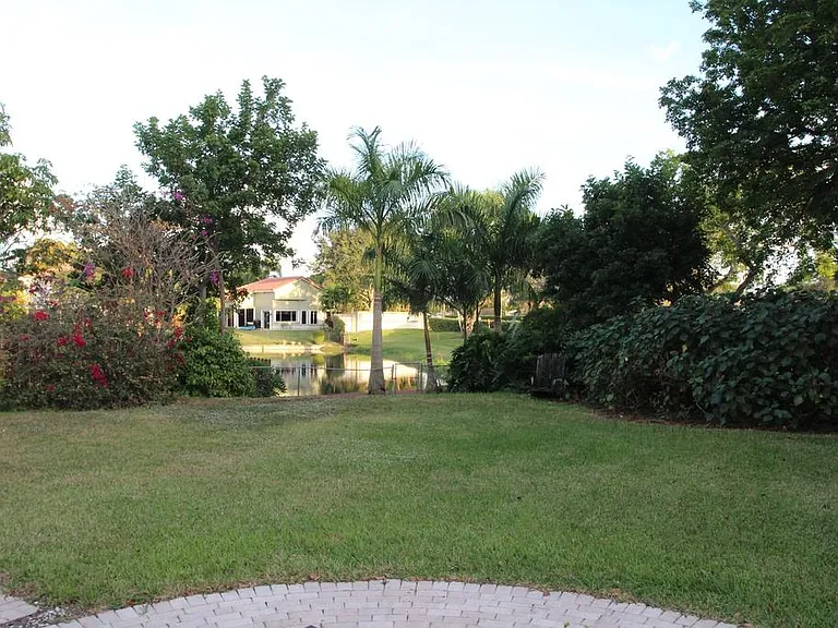 11558 Gorham Dr — Photo 4