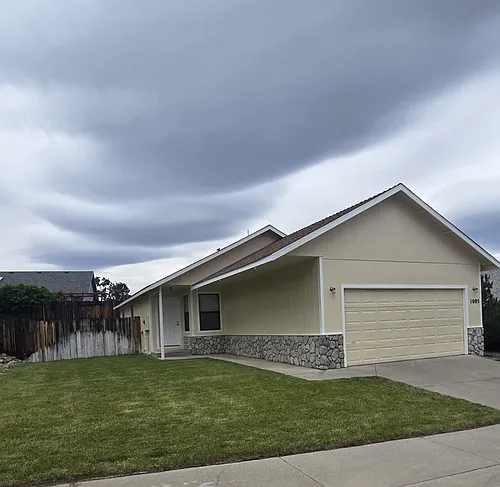 1005 Ridgeview Dr Photo 1