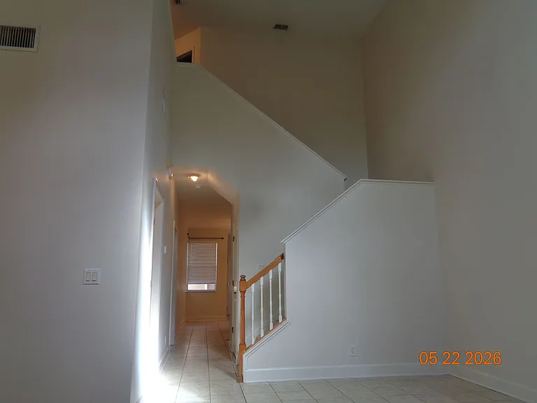 210 Woodhouse Ln — Photo 5