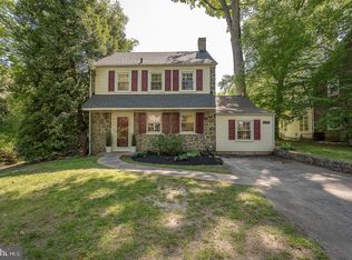 418 E Wynnewood Rd, Wynnewood, PA 19096