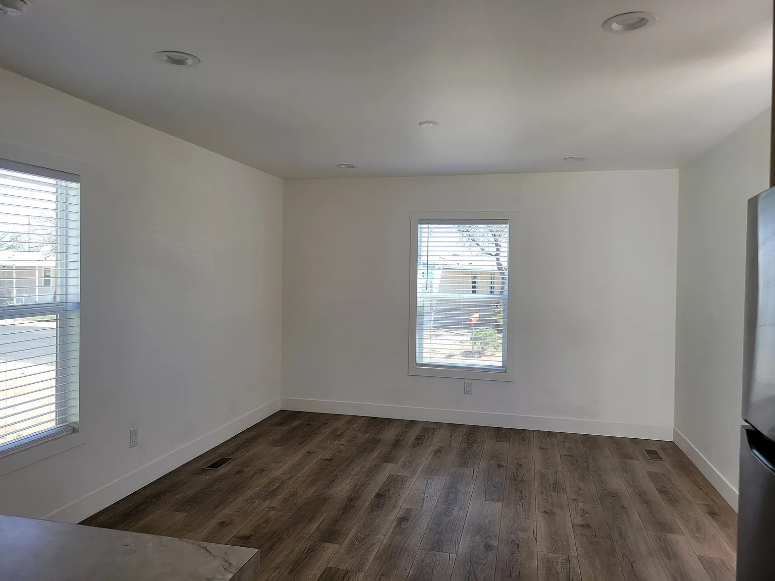 2 bed, 840 sqft, $960 — Photo 3