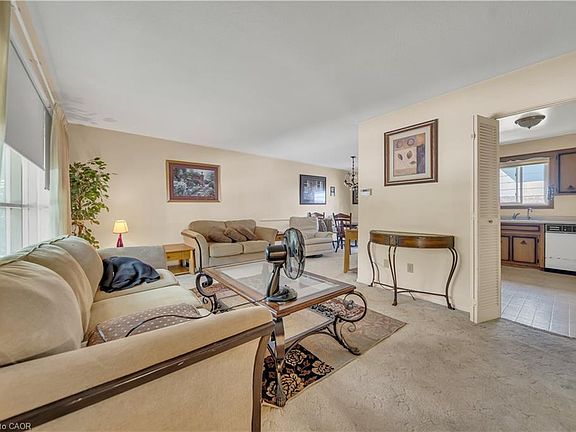 5th image of 395 Mossom Pl