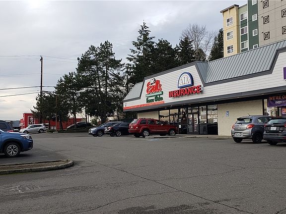 3rd image of 3925 196th St SW