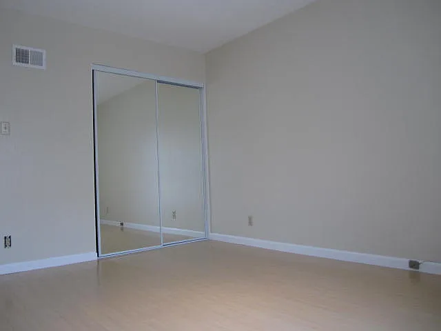 378 Richmond Dr #4 — Photo 16