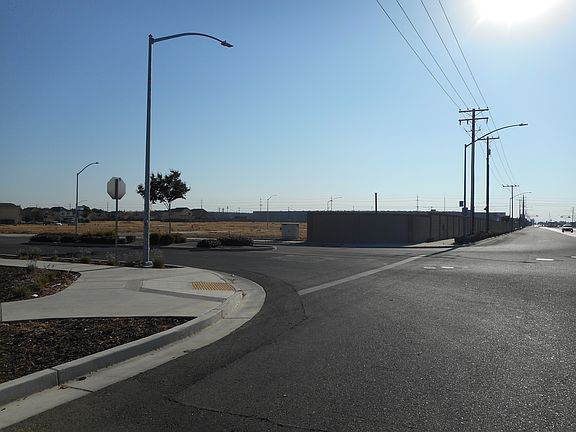 3rd image of 2699 Malik Ave