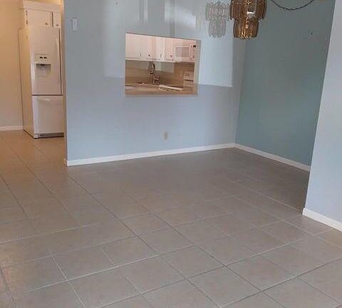 4th image of 820 Sky Pine Way #C1