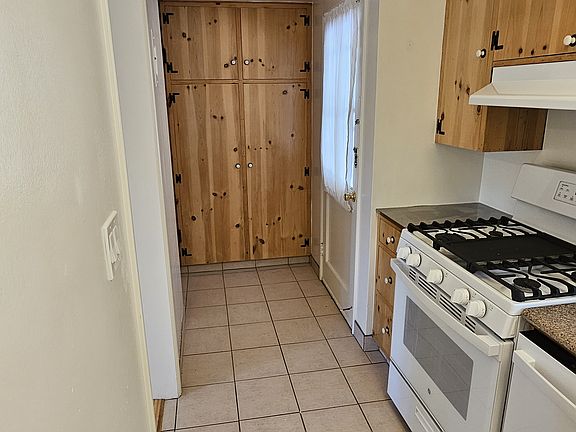 3rd image of 1506 Yale St APT A
