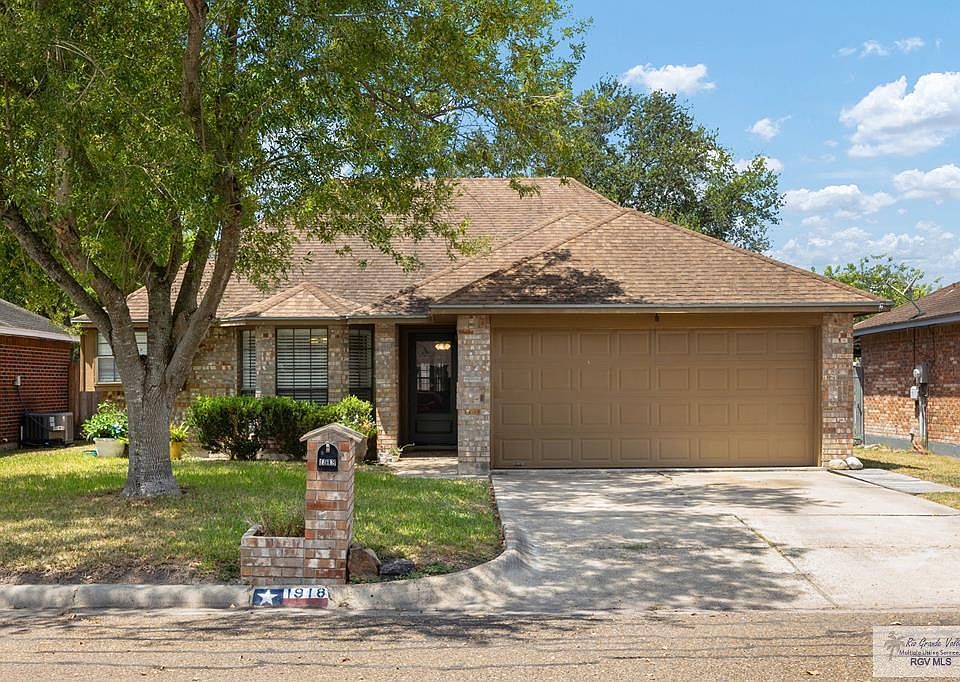 1st image of 1918 River Oaks Dr