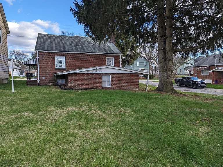 801 Lathrop St — Photo 12