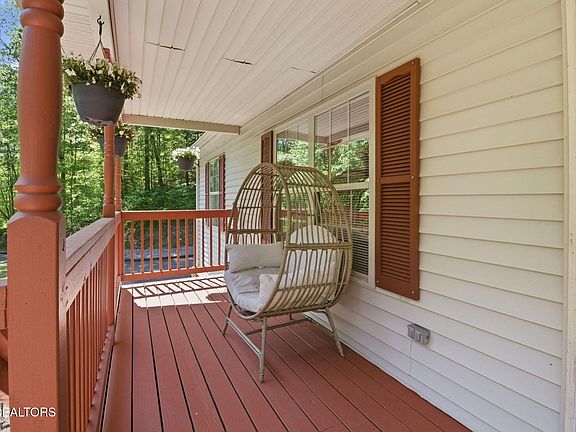 4th image of 8605 Parker Dr