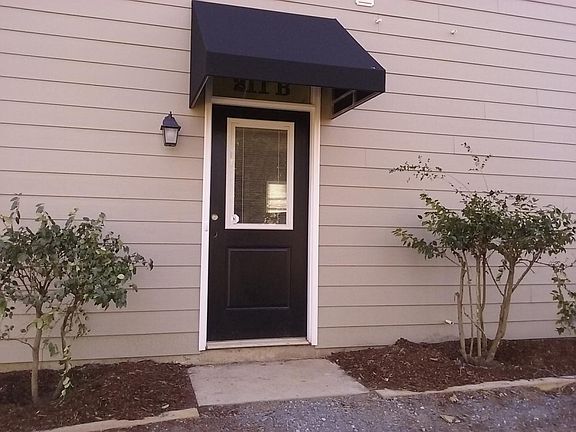 2nd image of 211 W 11th St #A