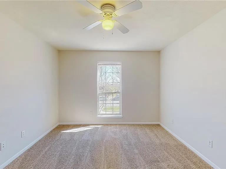 1511 Hollowhill Dr #C — Photo 25