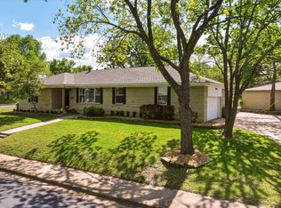 2367 Rockyglen Dr, Dallas, TX 75228