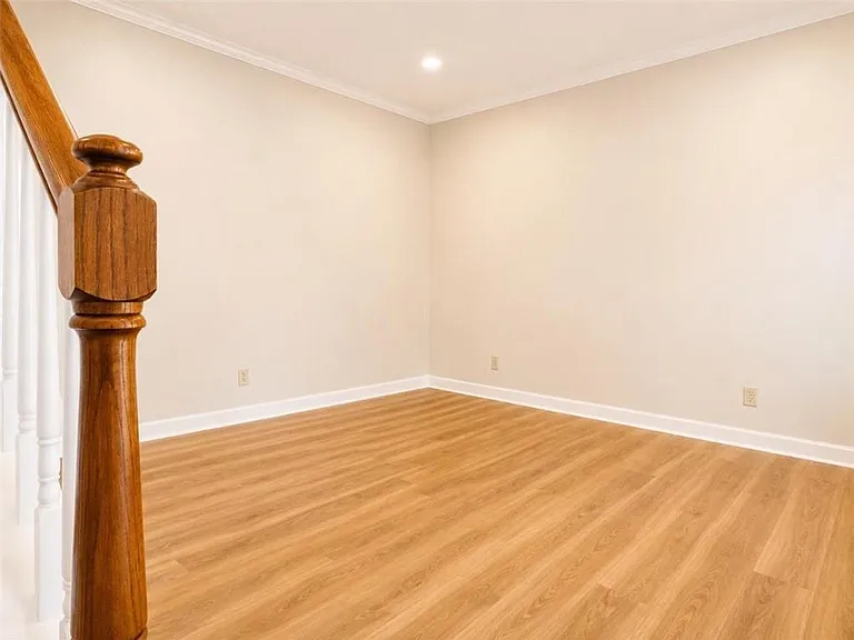 1630 Green Oak Cir — Photo 4