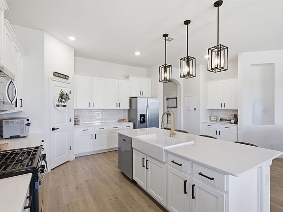 4th image of 3601 Arabella Way
