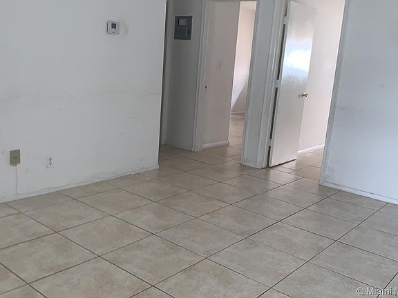 3rd image of 230 NE 40th St #1-3