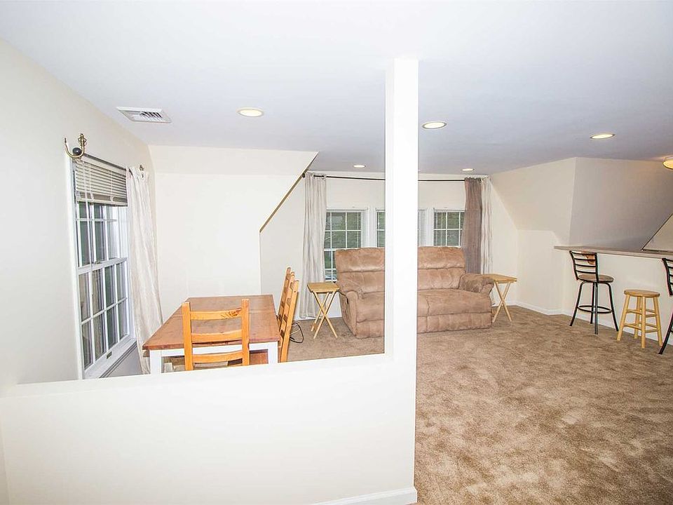 1st image of 446A Main St