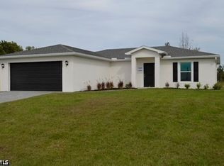 4205 NE 22nd Place Cpe, Coral, FL 33909