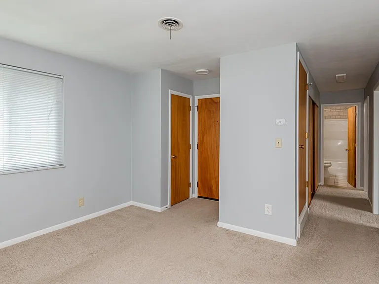 Westcliff Ct — Photo 13