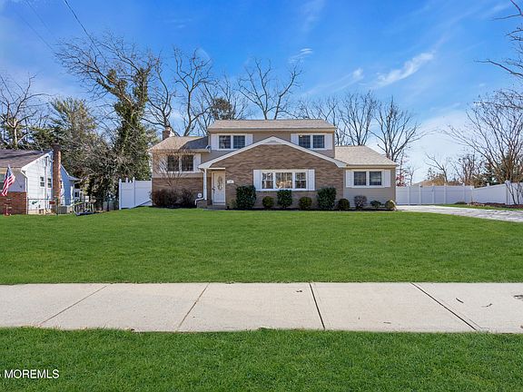 3rd image of 48 Oakside Drive