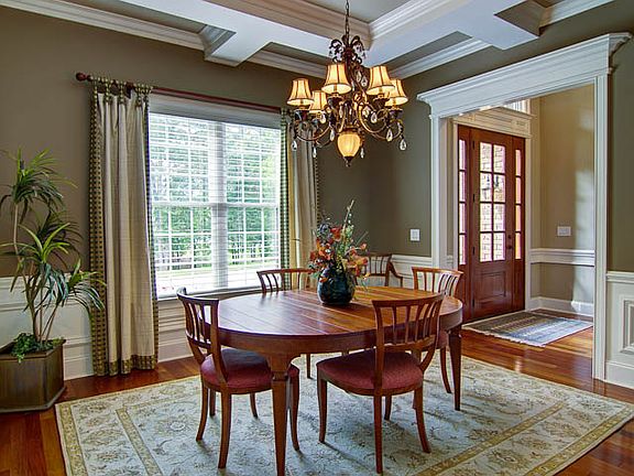 Dining Room/Custom Moldings