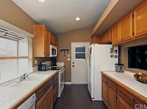 4th image of 5035 Cambridge Ave
