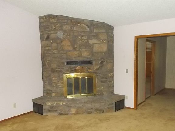 5th image of 8 Brecknock Dr