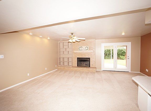 3rd image of 4000 Dumont Dr