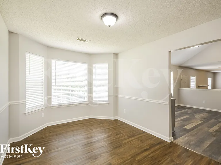 200 Windscape Dr — Photo 4