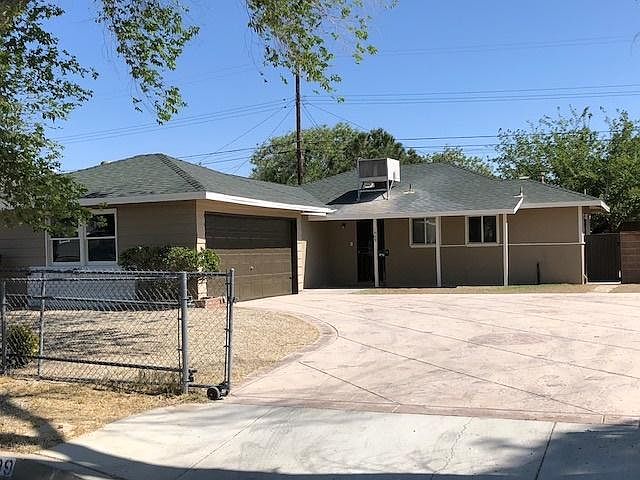 Front of house with Custom Two Tone Paint