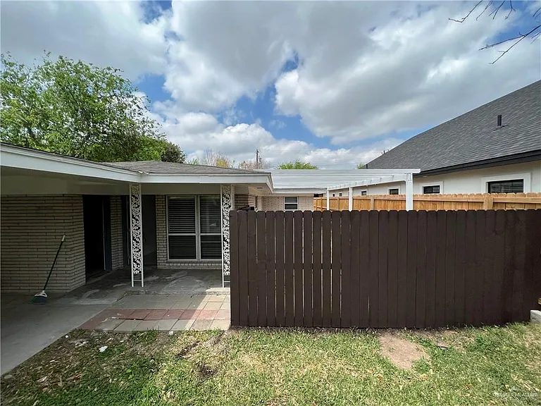 415 S 17th St — Photo 5