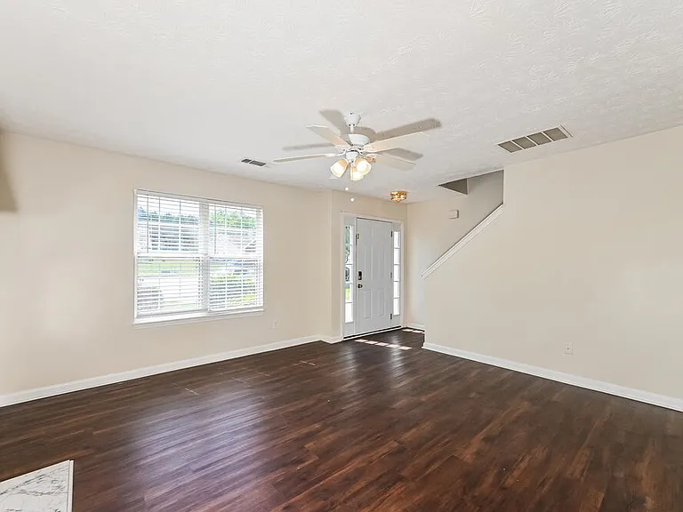 564 Kirtley Ct — Photo 6