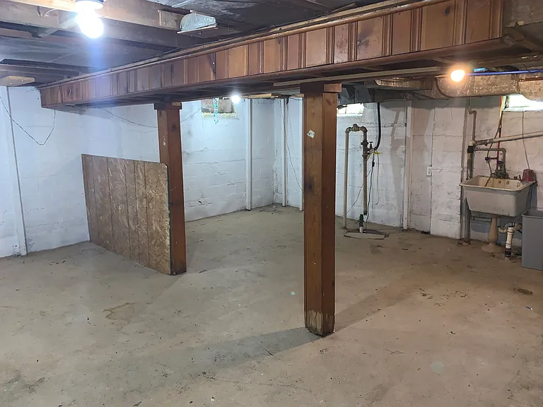 24307 Lexington Ave — Photo 17