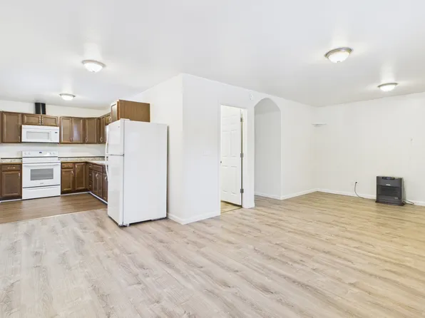 2377 Edsson Ave E, North Pole, AK 99705