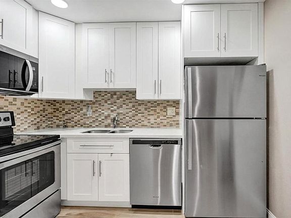 4th image of 4980 E Sabal Palm Boulevard E #124
