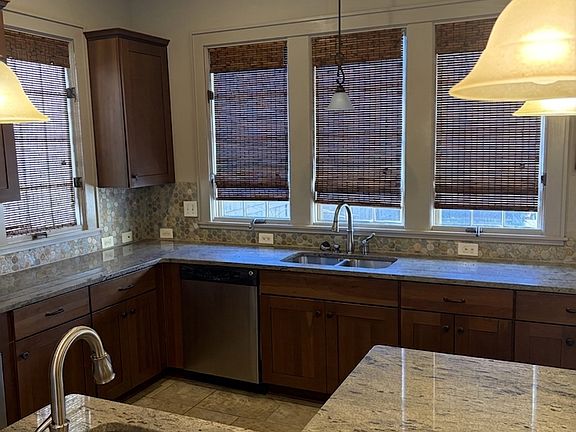 3rd image of 5028 Endell St