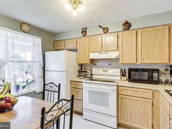 4th image of 5318 Admiralty Ct