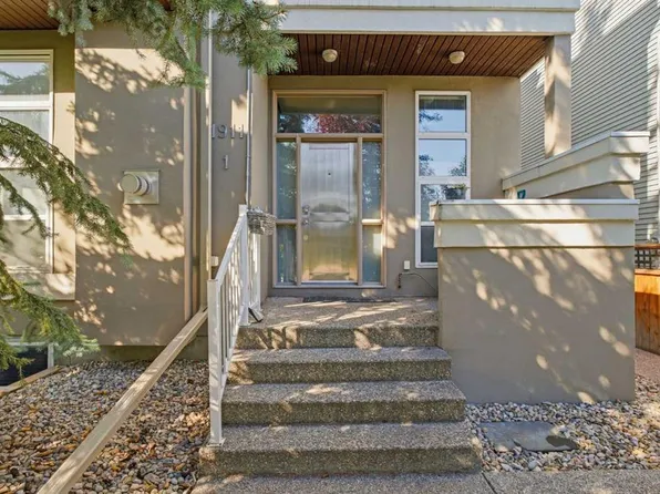 1911 E 28th St SW #1, Calgary, AB T3E 2H1