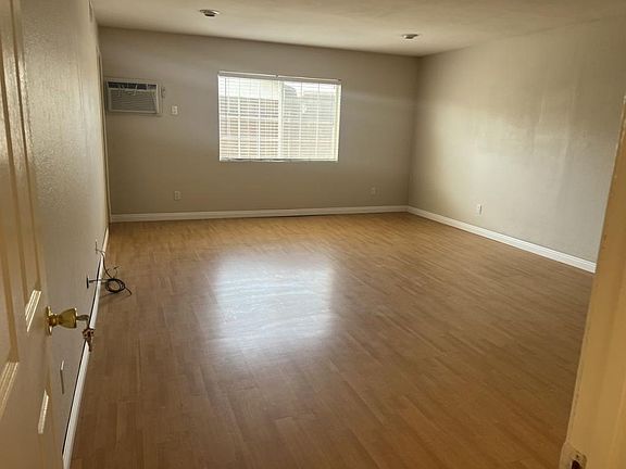 3rd image of 8625 Longwood St