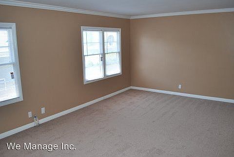3rd image of 952 E 2nd St Unit 12