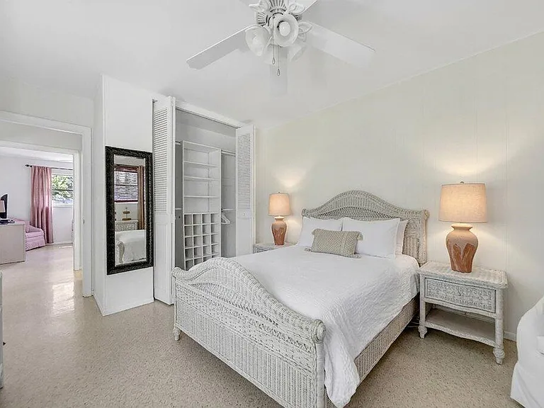 262 SE Monterey Ave — Photo 31