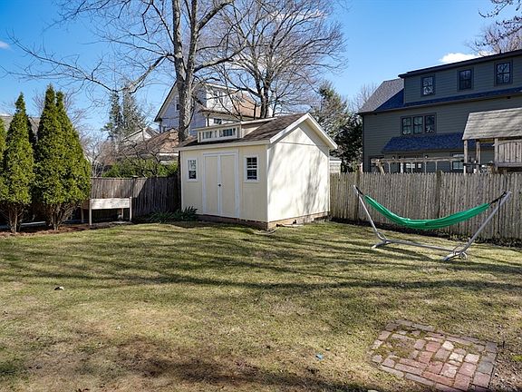 2nd image of 23 Stearns Rd