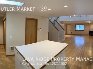 1050 NE Butler Market Rd APT 39, Bend, OR 97701