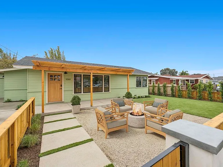 1061 Buena Vista Way — Photo 1