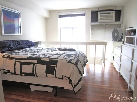 Rented by City Connections Realty | media 3