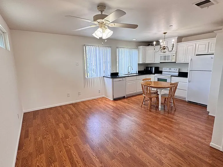 3190 Claremore Ave — Photo 1