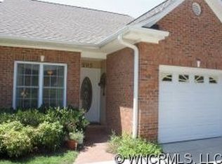 295 N Oak Ave, Landrum, SC 29356