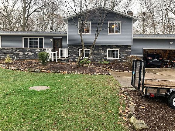 3rd image of 4242 Debbie Ln