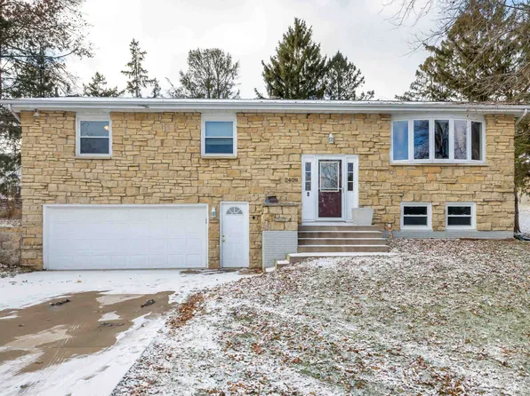 2409 Birchwood Dr, Dubuque, IA 52002