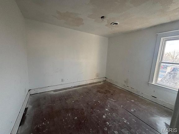 4th image of 602 N Wood River Ave